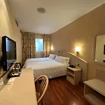 레오 호텔 3*