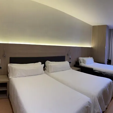 Lleo Ξενοδοχείο