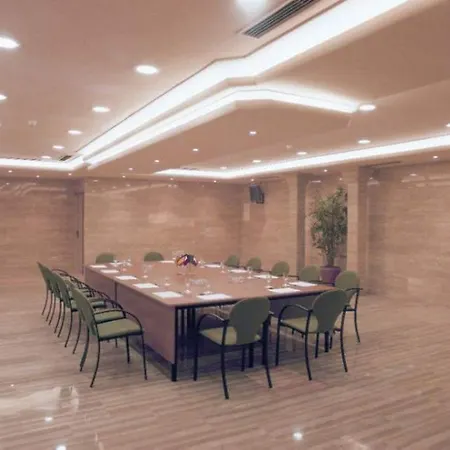 Lleo Ξενοδοχείο