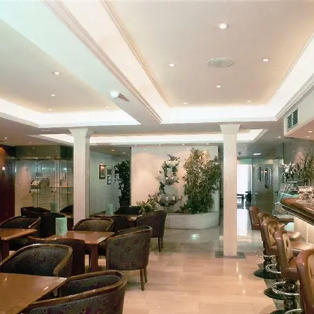 Ξενοδοχείο Lleo 3*