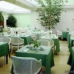 Lleo Hotel