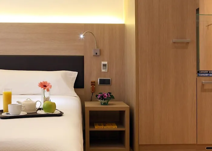 Lleo Hotel 3*