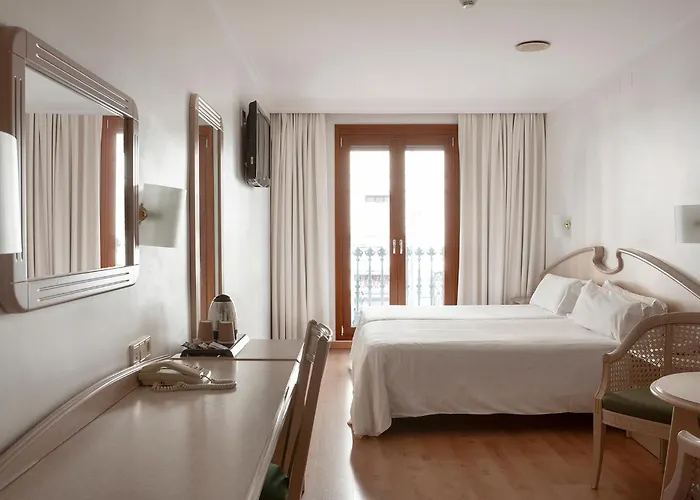 Lleo Hotel