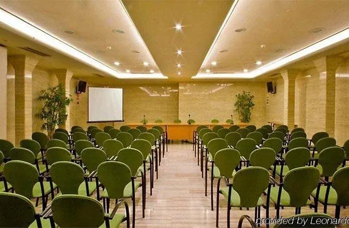Lleo Hotel 3*
