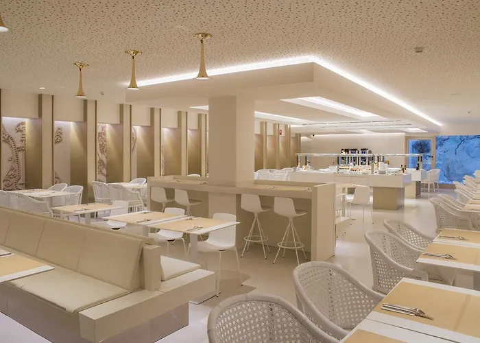 Lleo Hotel 3*