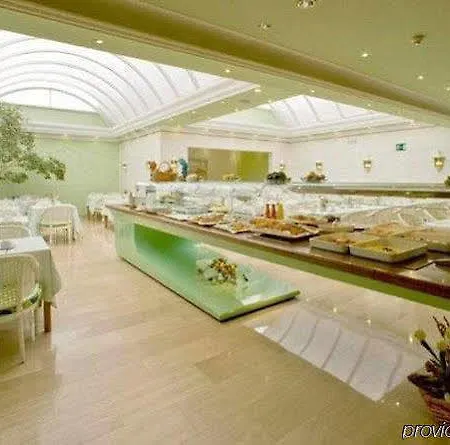 Hotell Lleo 3*